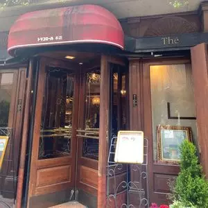 トリコロール 本店