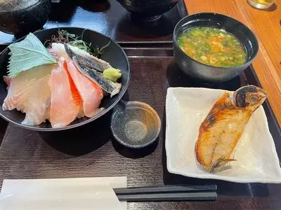 海鮮丼 佐政