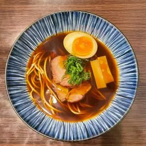 らぁ麺 幸跳（サチハネ）