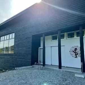馬追蒸溜所（【旧店名】マオイ自由の丘ワイナリー）