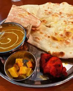 鈴鹿ナンカレーハウス（インド・ネパールレストラン＆バー 鈴鹿ナンカレーハウス ）