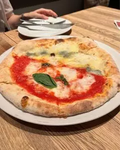 GOOD CHEESE GOOD PIZZA 日比谷