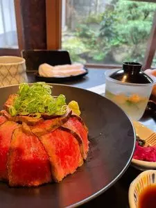 喜太亭 万よし（きたてい まんよし）