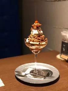 夜パフェ専門店 パフェテリア ミル（Parfaiteria miL）