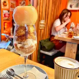 タルト屋さんの夢が詰まった クレープ＆ガレットのお店 kinmokusei 中崎町（カフェ キンモクセイ）
