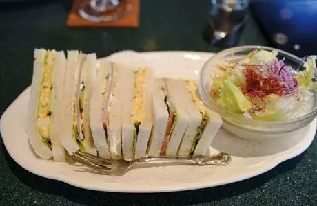珈琲専門館 伯爵 池袋北口店（ハクシャク）