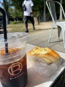 アールベイカー インスパイアード バイ コートロザリアン 大阪城公園店（R Baker Inspired by court rosarian）