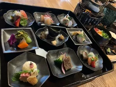 AWOMB 烏丸本店