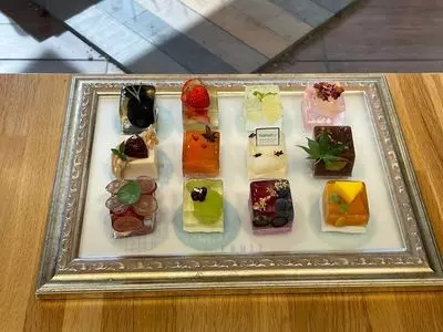 FRUiT 阪神梅田店（フルーツ）