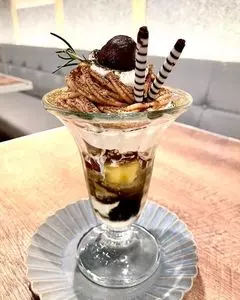 手作り雑貨とカフェ CROWN