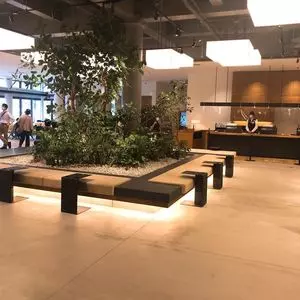スターバックスコーヒー 蔦屋書店 和歌山市民図書館店（STARBUCKS COFFEE）