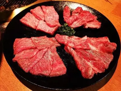 焼肉問屋 牛蔵（ヤキニクドンヤ ギュウゾウ）