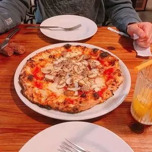 パラダイス ピザ（PARADISE PIZZA）
