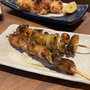 炭火串焼と旬鮮料理の店 しかまる