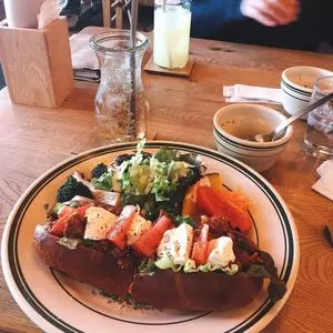 CAFE884（カフェハチハチヨン）