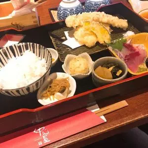 中心屋 あしゃぎ店（ちゅうしんや）