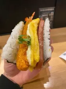 ポーたま 那覇空港国内線到着ロビー店（pork tamago onigiri）