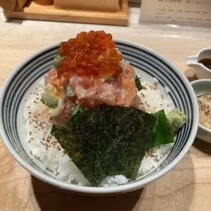 日本橋海鮮丼 つじ半 神楽坂店