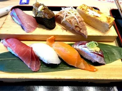 沼津魚がし鮨 流れ鮨 伊豆の国大仁店