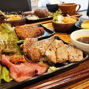 肉ダイニング Miyabi亭