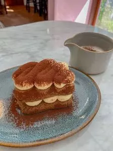 カフェ ザ サン リブズ ヒア（cafe The SUN LIVES HERE）