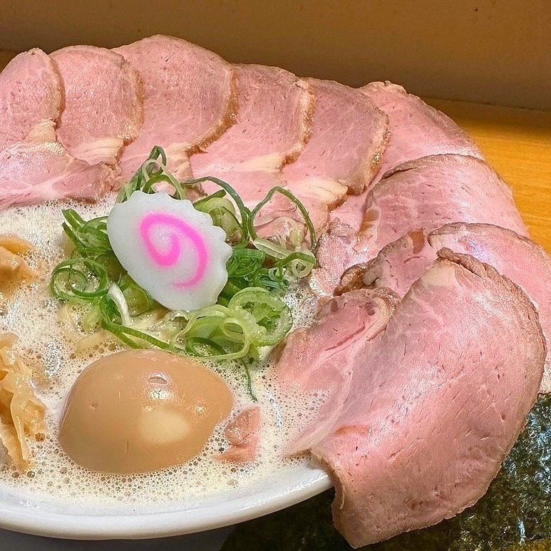りょーたグルメ旅日記さんが投稿した鶏そば 啜る 丸の内本店（ススル）に関する口コミの画像