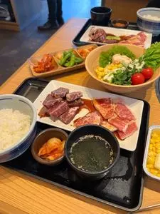 幸せの焼肉食べ放題 かみむら牧場 福重拾六町店