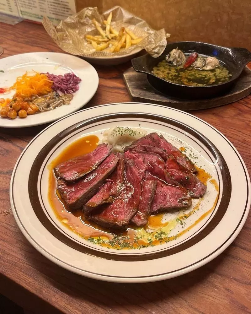 スパークリングワインで昼飲みに乾杯！おしゃれなビストログルメを味わおう 1枚目