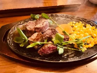 山中湖畔のステーキ酒場