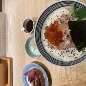 日本橋海鮮丼 つじ半 神楽坂店