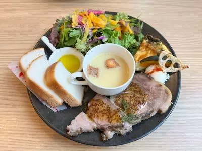 やさしいスイーツ カフェ コルポ（CORPO）
