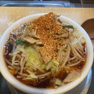 なぜ蕎麦にラー油を入れるのか。 東新宿店
