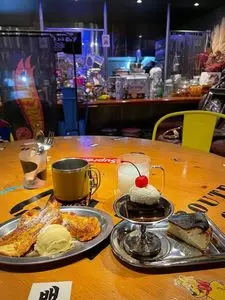Garage Cafe ネコジタ