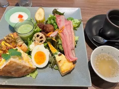 滝の流れるカフェ ら・さぼうる