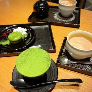 24/7 cafe apartment 梅田（トゥエンティーフォーセブンカフェ アパートメント）
