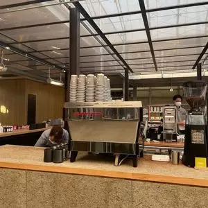 TAKAMURA COFFEE ROASTERS FACTORY&CAFE 淡路島店(タカムラ コーヒー ロースターズ ファクトリー &カフェ) 2枚目