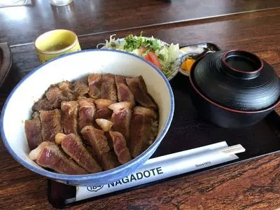 お食事処 ながどて
