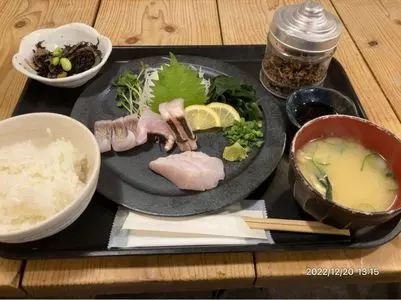 梅山鉄平食堂 本店
