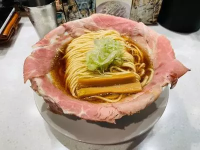 ラーメン大戦争 西新宿店