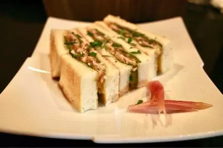 パーラーイワシ（parlor184）