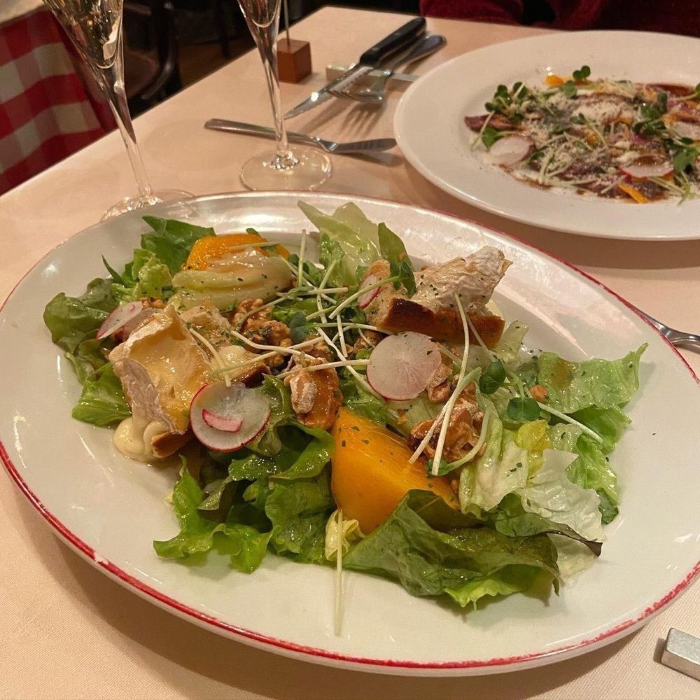 おでかけ探検部さんが投稿したパリのワイン食堂に関する口コミの画像