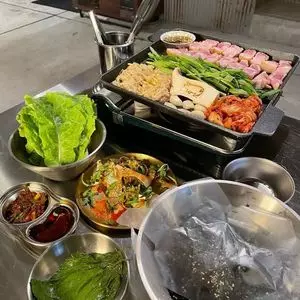 サムギョプサル×韓国料理 コギソウル 梅田お初天神店 2枚目