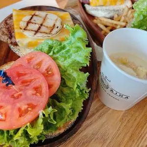 クアアイナ 佐野プレミアム・アウトレット店（KUA ’AINA）