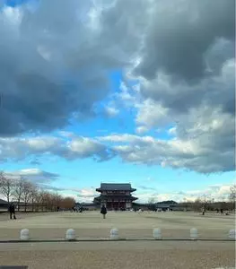 朱雀門ひろば