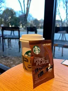 スターバックスコーヒー 新宿中央公園 SHUKNOVA店（STARBUCKS COFFEE）