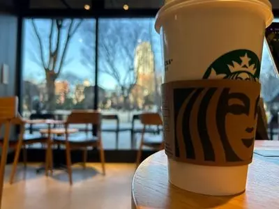 スターバックスコーヒー 新宿中央公園 SHUKNOVA店（STARBUCKS COFFEE）