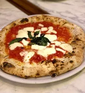 PIZZERIA CAPOLI（ピッツェリア カポリ）