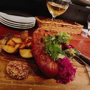 炭火焼ソーセージ酒場Salumeria（サルメリア）
