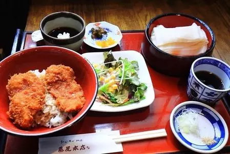 藤屋本店（ふじやほんてん）