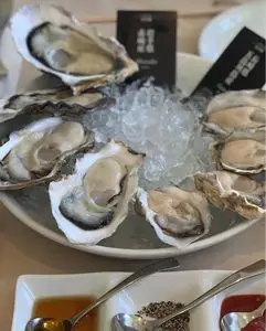 ザ オイスタールーム 名古屋ラシック店（THE OYSTER ROOM【旧店名】ガンボ＆オイスターバー）